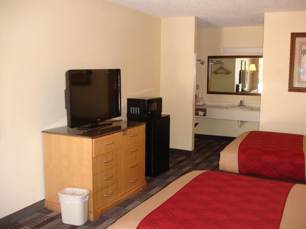 Jax Airport Hotel Jacksonville Eksteriør billede