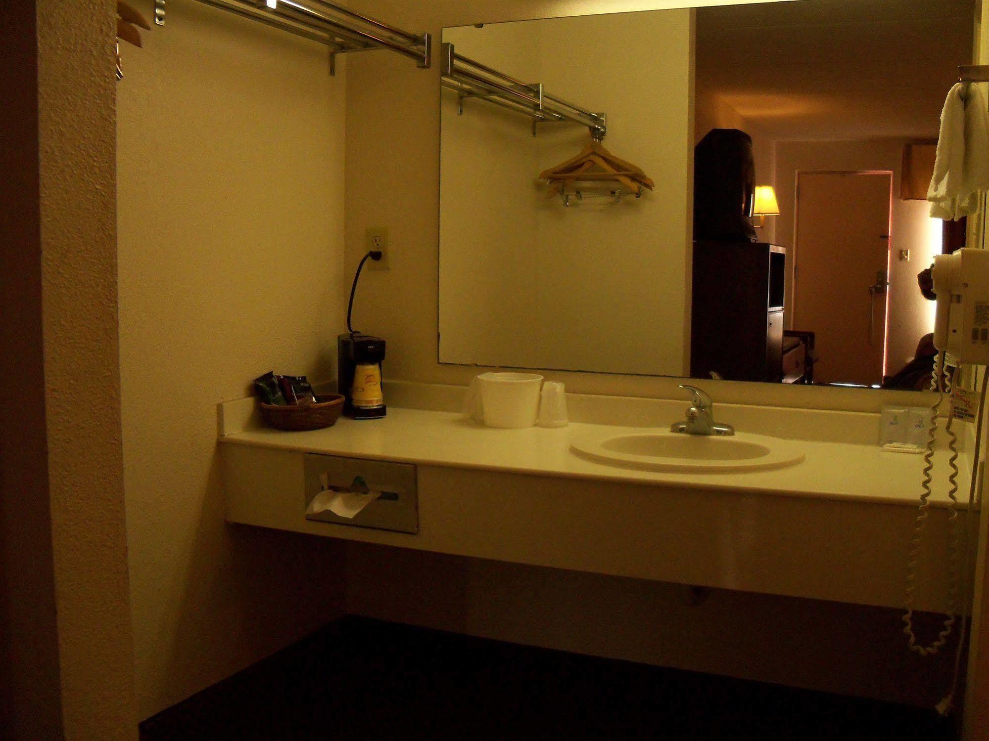 Jax Airport Hotel Jacksonville Eksteriør billede